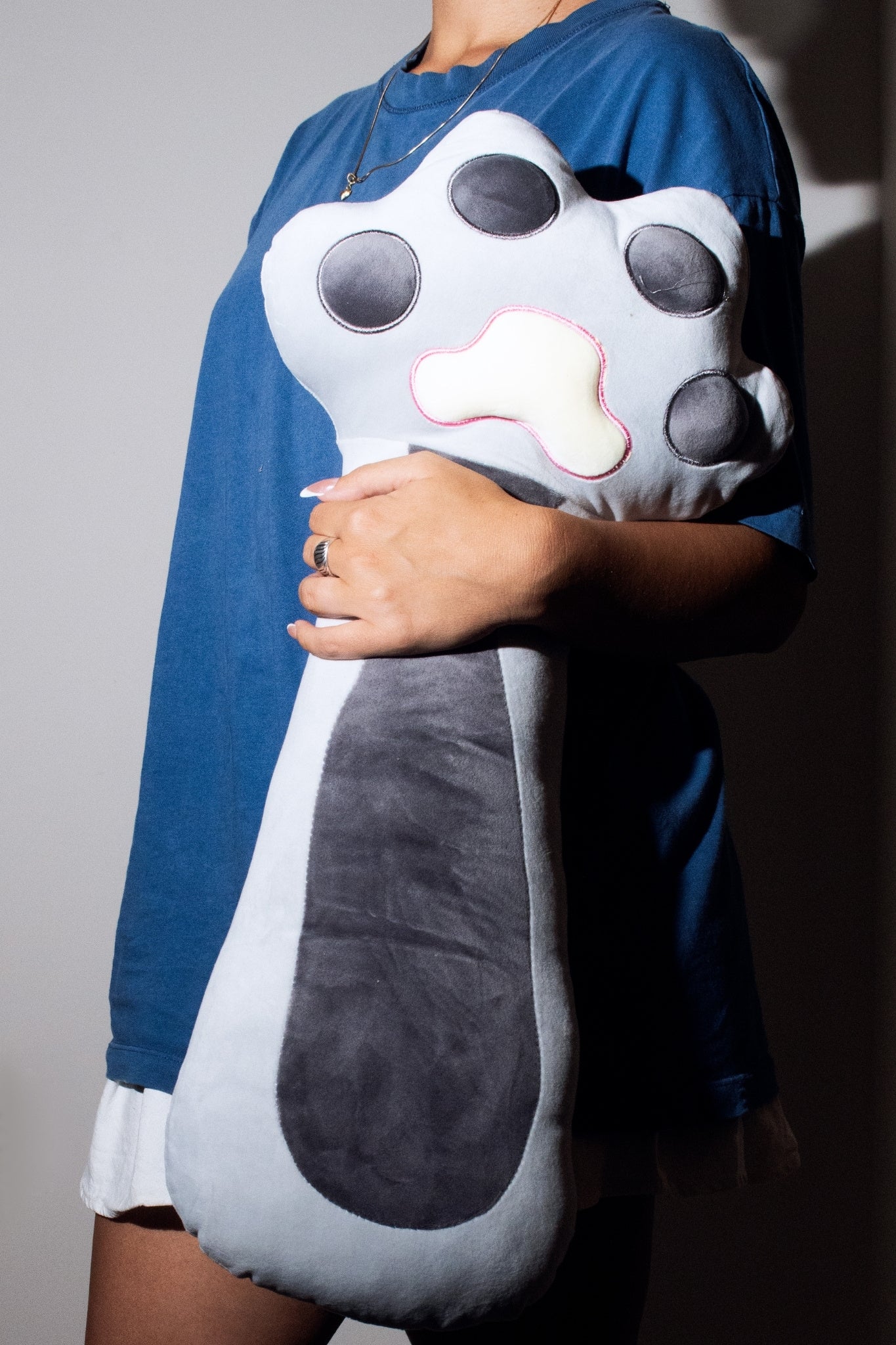 PawPaw - Soft Kawaii Cat Paw Pillow (Grey)