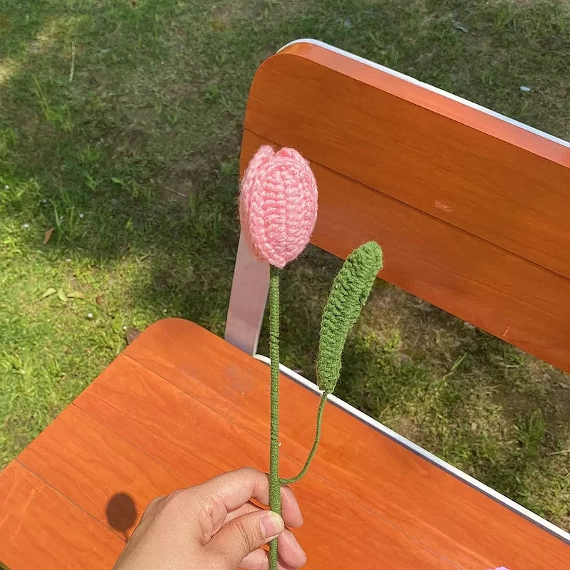 Hand-woven Knitting Flower Bouquet: Valentine's Day Gift